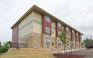 Veterans Manor Apartments in Green Bay, WI - Building Photo - Building Photo