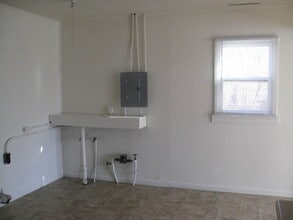 2501 Indiana St SW in Cedar Rapids, IA - Building Photo - Building Photo