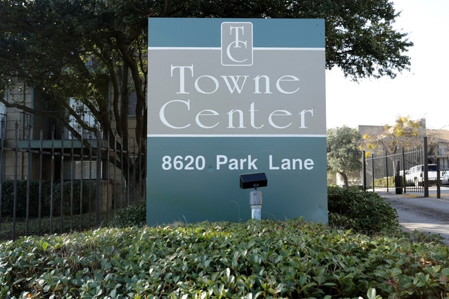 Towne Center Apartments