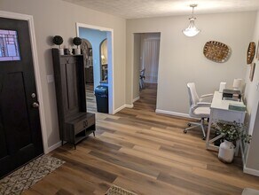 906 N Wagon Wheel Trl in Lafayette, IN - Foto de edificio - Building Photo