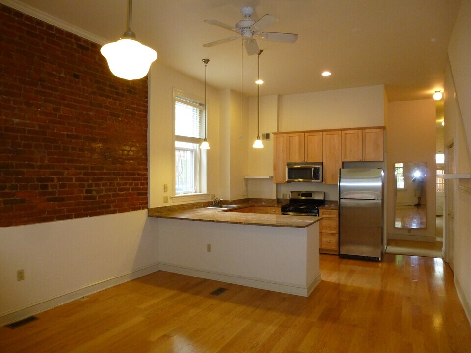 14 14th St NE, Unit 2 in Washington, DC - Foto de edificio