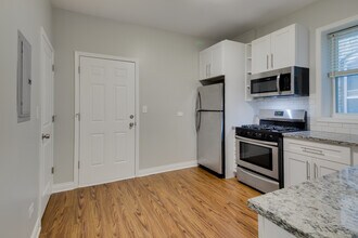 5039 W Cullom Ave in Chicago, IL - Building Photo - Building Photo