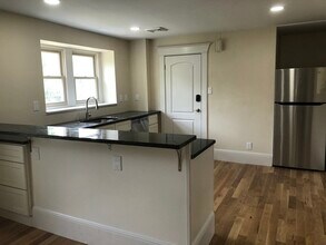 72 Beaconsfield Rd in Brookline, MA - Building Photo - Building Photo