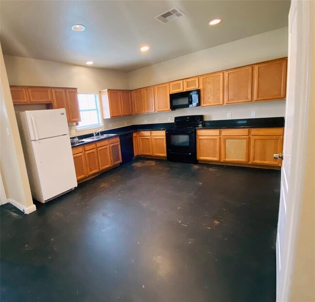 3123 Molly Dr in Huntsville, TX - Building Photo - Building Photo