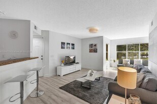 12980 Vista Isles Dr in Sunrise, FL - Building Photo