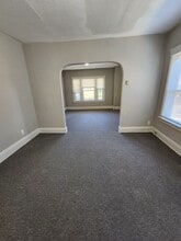 9914 Adams Ave in Cleveland, OH - Foto de edificio - Building Photo