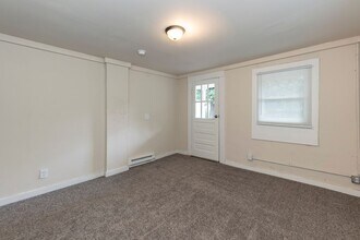 1007 E Edgerton St in Dunn, NC - Building Photo - Building Photo