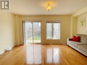 5302 Palmetto Pl in Mississauga, ON - Building Photo - Building Photo