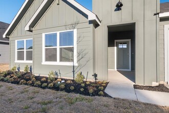 715 Tranquility Ln in Fredericksburg, TX - Building Photo - Building Photo