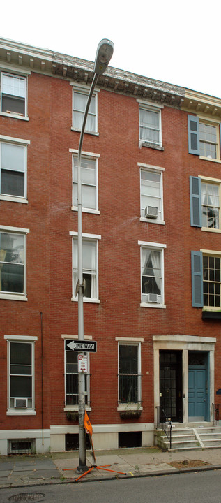 1728 Pine St in Philadelphia, PA - Building Photo