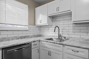 5 Boles Ave in Wentzville, MO - Building Photo