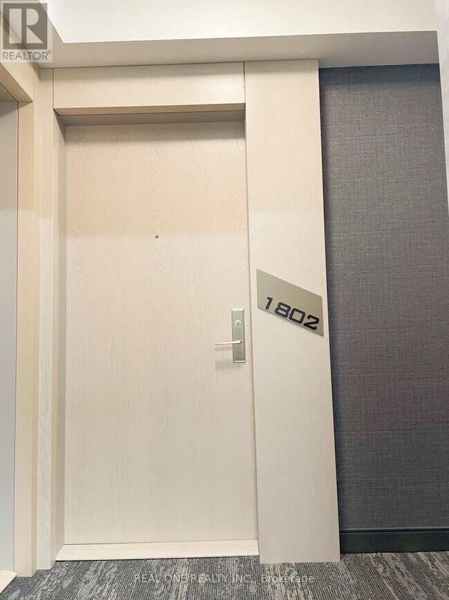 77 Mutual St in Toronto, ON - Building Photo - Building Photo