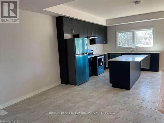 26 Trailside Dr in Haldimand, ON - Building Photo - Building Photo