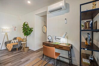 Civitas Apartments in Shoreline, WA - Foto de edificio - Building Photo