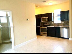 17146 SW 93rd St in Miami, FL - Building Photo - Building Photo