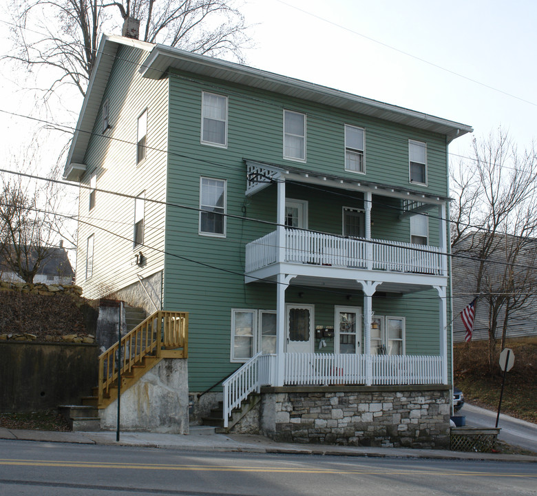 300-302 E Howard St in Bellefonte, PA - Building Photo