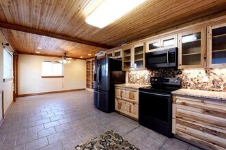 1207 W Wall St in Grapevine, TX - Building Photo - Building Photo