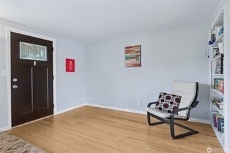 839 SW 126th St in Seattle, WA - Building Photo - Building Photo