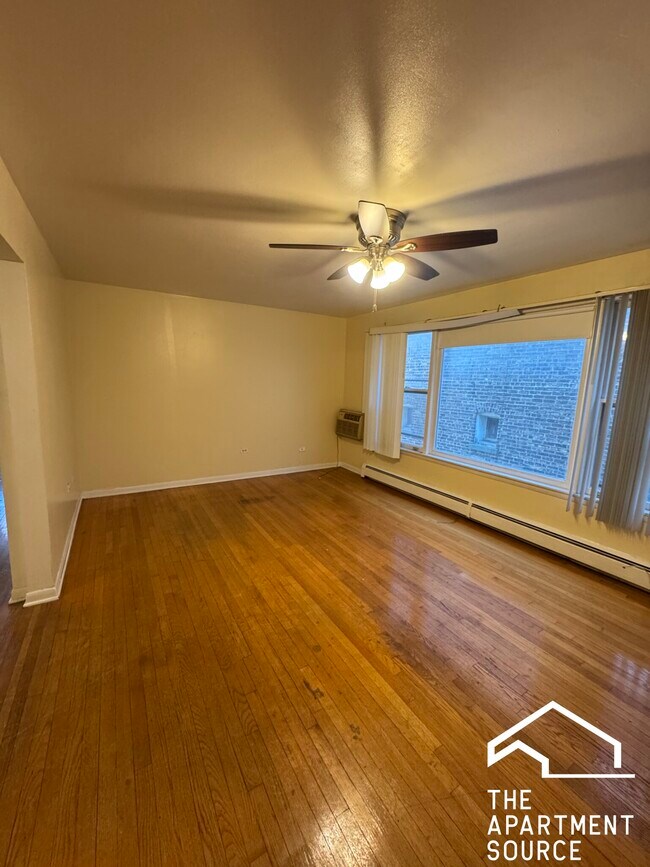 7528 N Claremont Ave in Chicago, IL - Building Photo - Building Photo