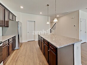 204 Glenwood Dr in Marvin, NC - Foto de edificio - Building Photo