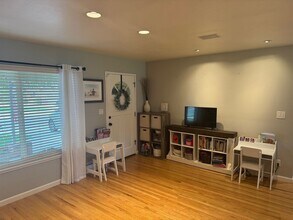 2124 Eric Rd in Carmichael, CA - Building Photo - Building Photo