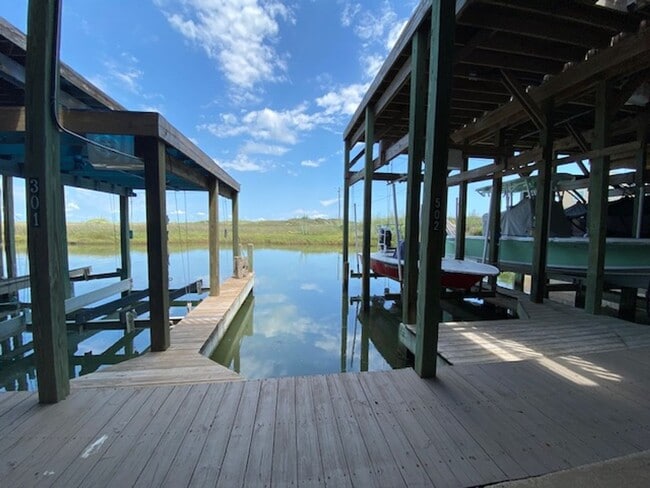 14813 LEEWARD Dr in Corpus Christi, TX - Building Photo - Building Photo