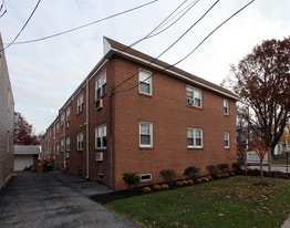Rosedale Apartments in Holmes, PA - Building Photo