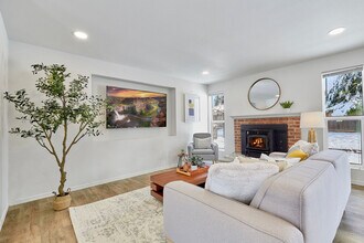 530 Hubbard Rd in Bothell, WA - Building Photo - Building Photo