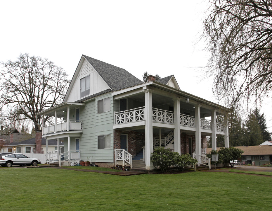 1907 23RD Ave in Forest Grove, OR - Building Photo