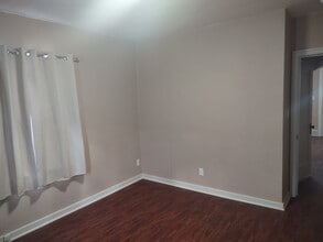 1416 Forrest St, Unit 1416 in Sidney, NE - Foto de edificio - Building Photo