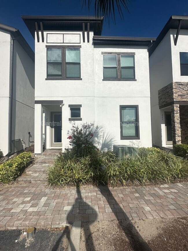 240 Villa Domani Ct in Davenport, FL - Building Photo - Building Photo