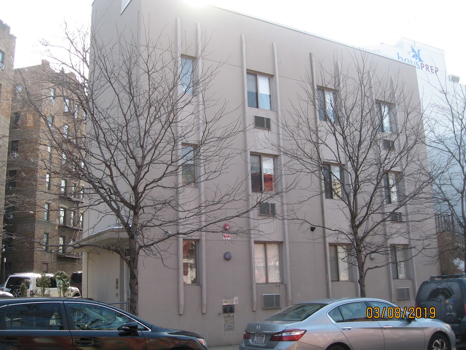 150 E 151st St in Bronx, NY - Building Photo