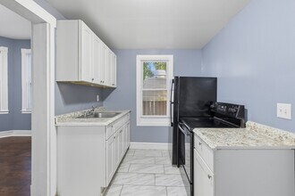 5821 Royal Oak Ave in Baltimore, MD - Building Photo - Building Photo