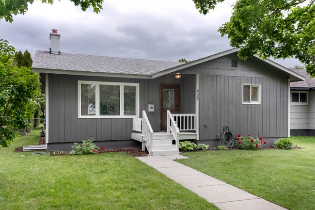 925 3rd Ave W in Kalispell, MT - Foto de edificio - Building Photo