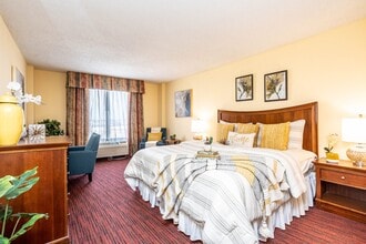2330 W Northwest Hwy in Dallas, TX - Foto de edificio - Floor Plan
