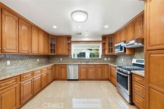 216 N Catalina St in Burbank, CA - Building Photo - Building Photo