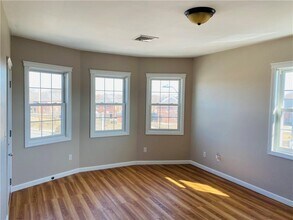 131 Beverage Hill Ave in Pawtucket, RI - Building Photo - Building Photo