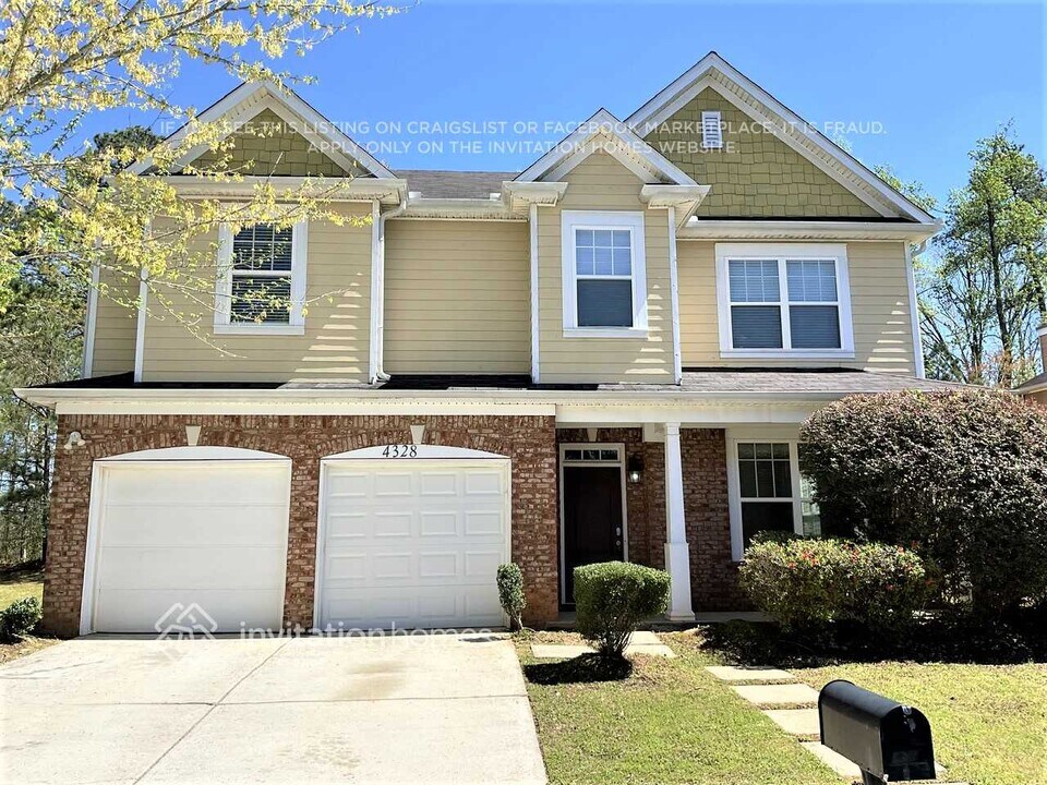 4328 Savannah Dr in Atlanta, GA - Building Photo