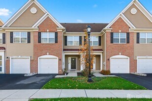 4 Micali Way in South Plainfield, NJ - Building Photo