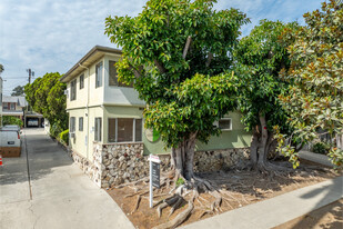 1735 Winona Blvd in Los Angeles, CA - Building Photo