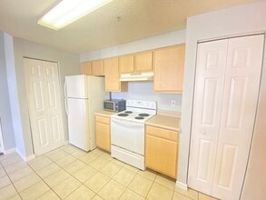 10831 Windsor Walk Dr, Unit 1103 in Orlando, FL - Building Photo - Building Photo