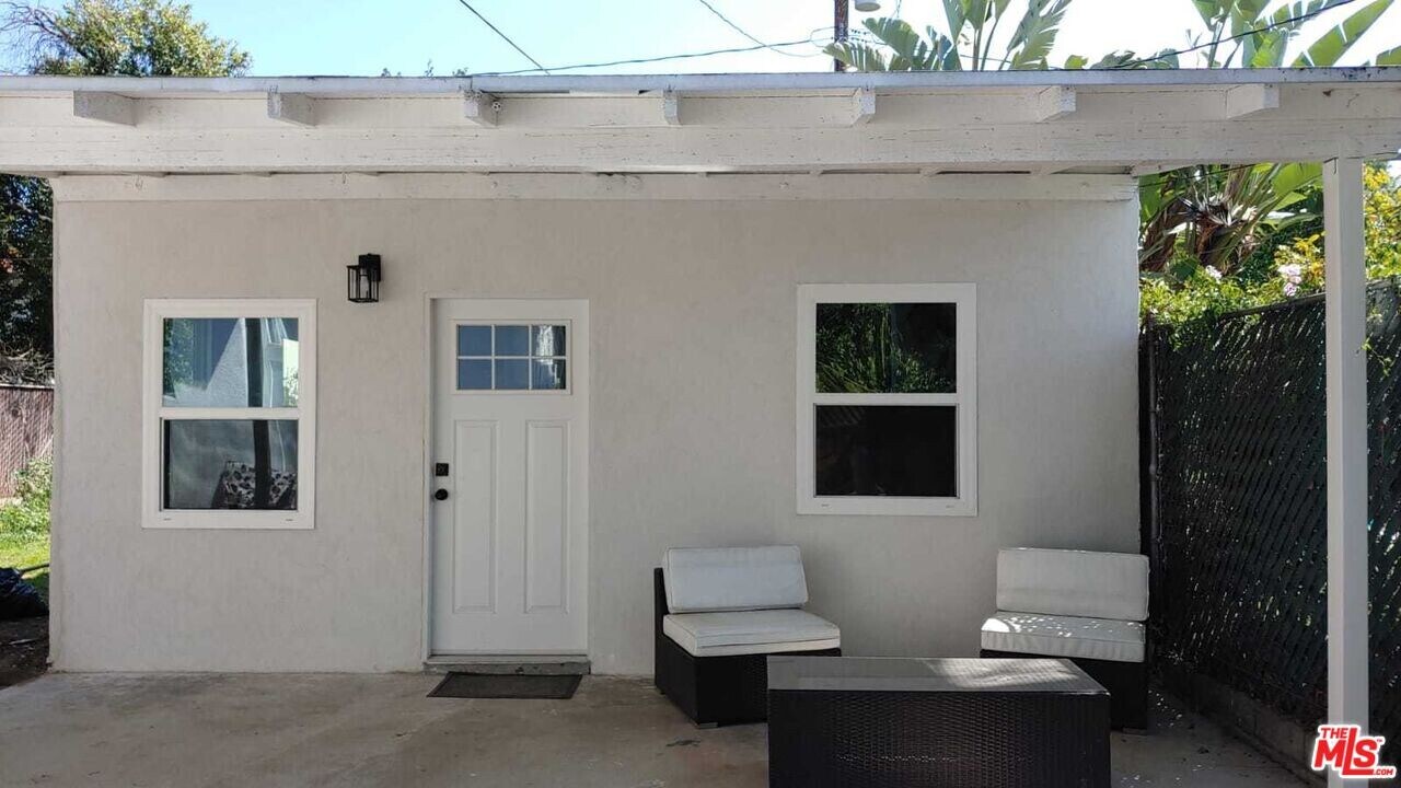446 N California St in Burbank, CA - Building Photo