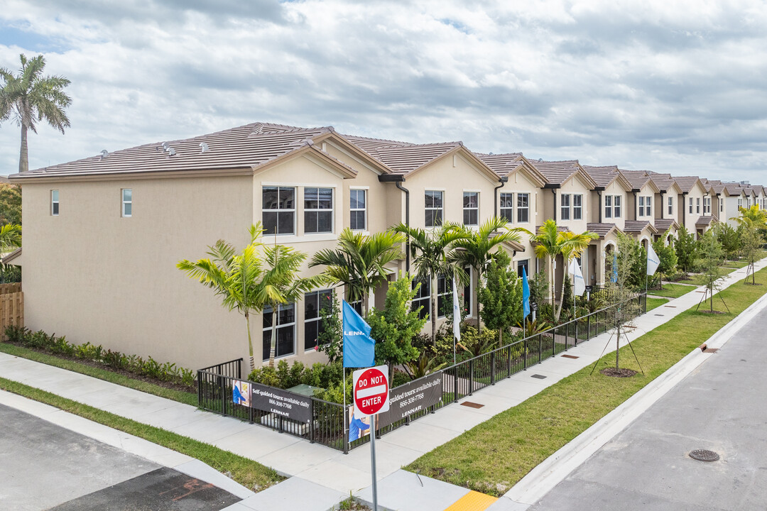 Harmony Parc in Homestead, FL - Building Photo