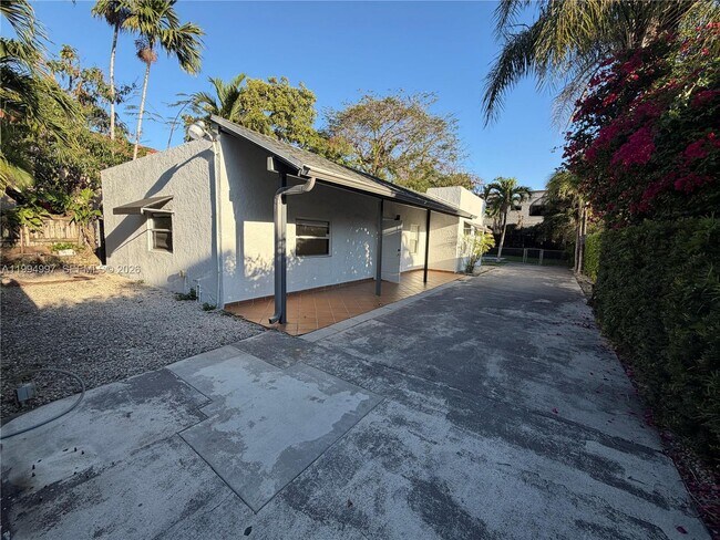 3373 SW 29th Terrace in Miami, FL - Building Photo - Building Photo