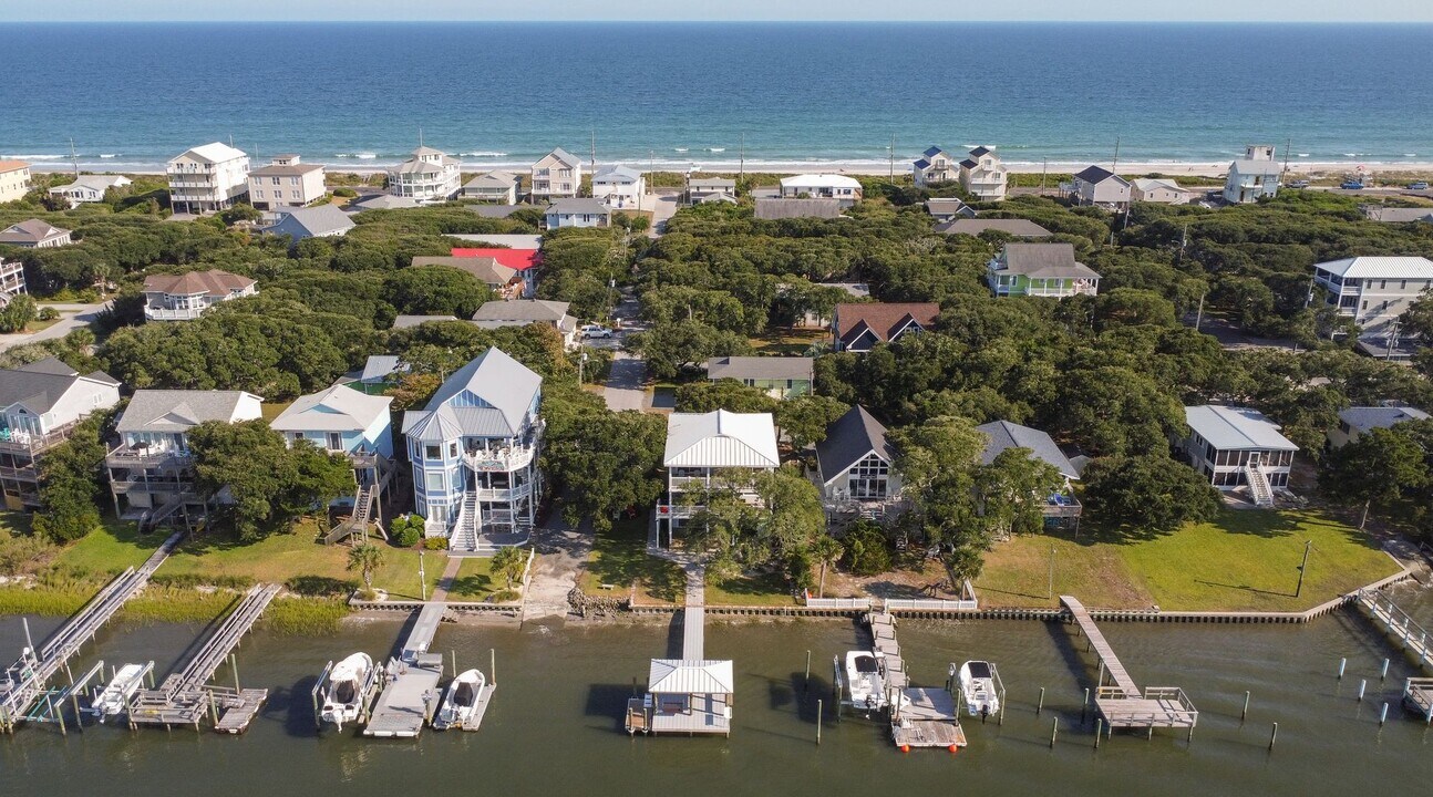107 Bland Terrace in Surf City, NC - Building Photo
