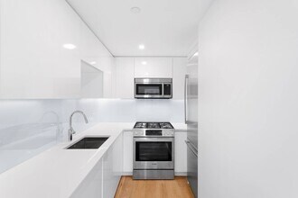 51 MacDougal St in New York, NY - Building Photo - Building Photo