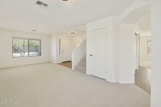 2404 W Silver Sage Ln in Phoenix, AZ - Building Photo - Building Photo