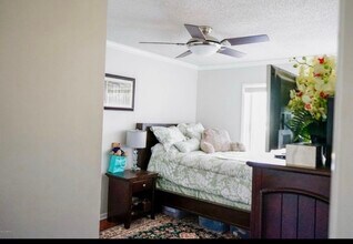 3945 Oak St, Unit 1 in Jacksonville, FL - Building Photo - Building Photo