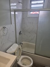 238 Lawrence Ave in Lawrence, NY - Building Photo - Building Photo