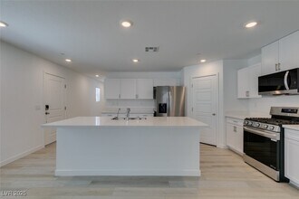 6229 Mangler St in North Las Vegas, NV - Building Photo - Building Photo